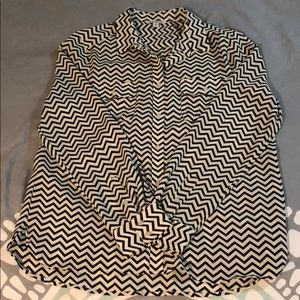 Like New AEO Chevron Button Up Shirt